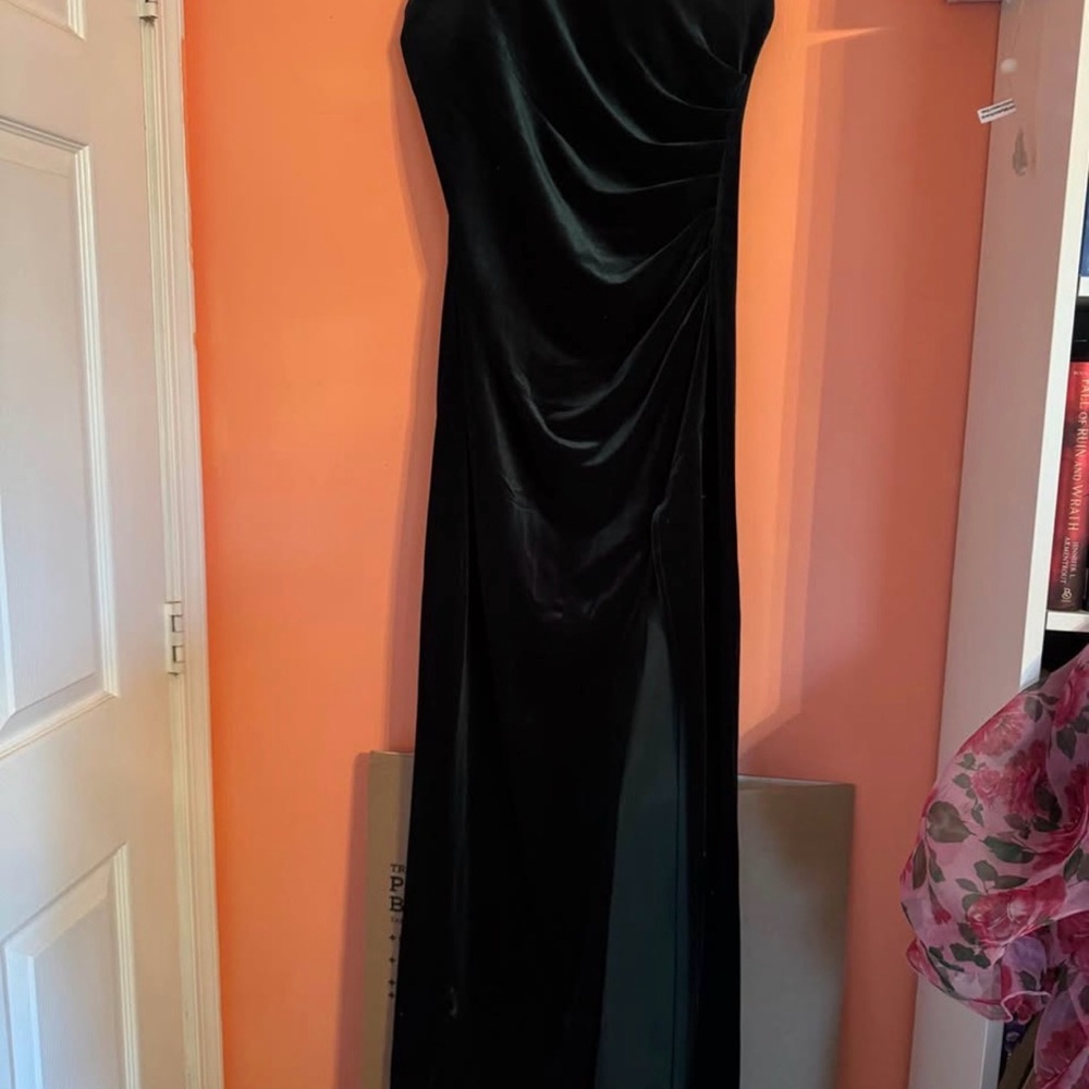 Elegant Green Velvet Evening Gown